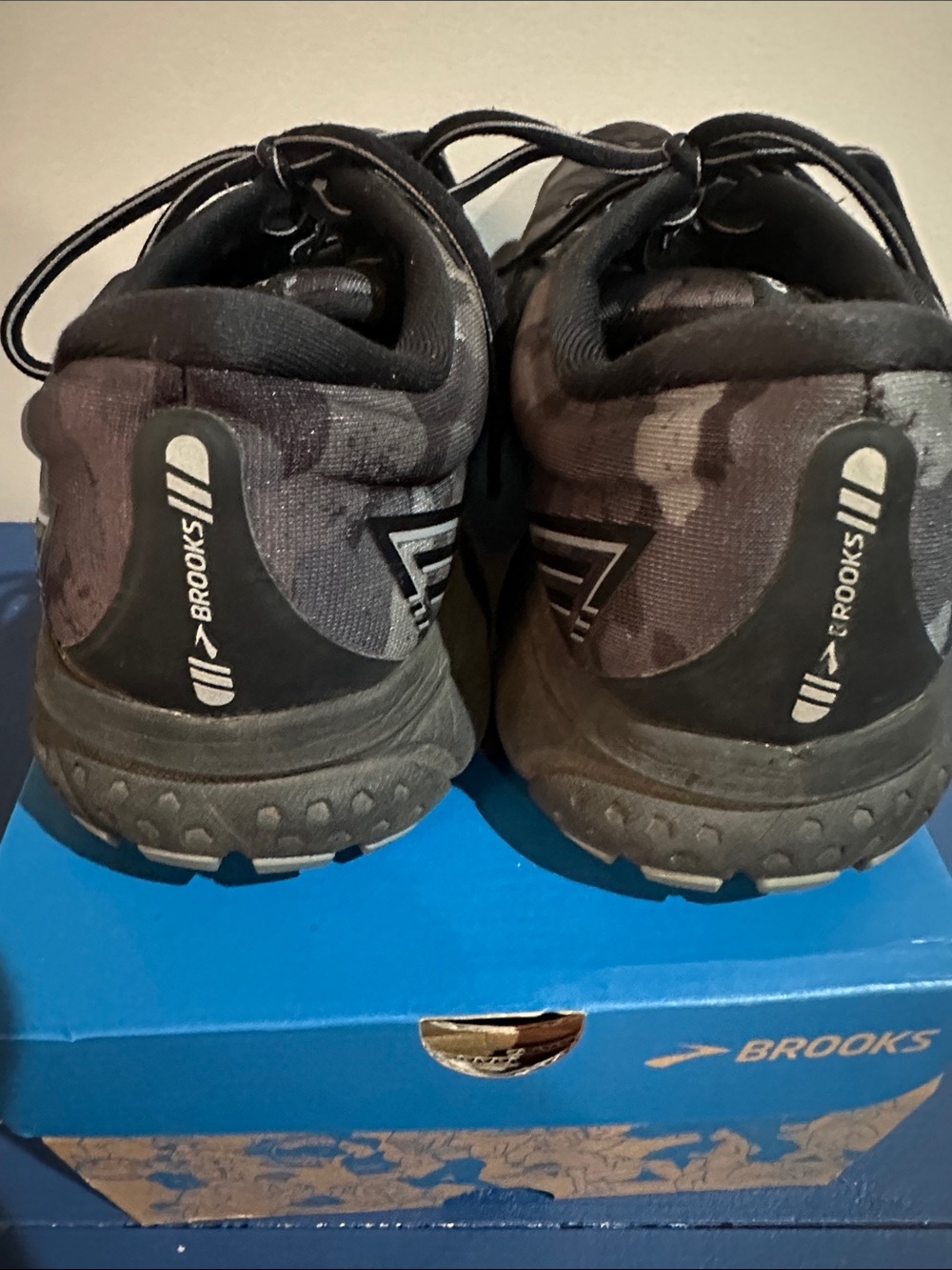 Brooks Men's Camo-Pattern Running Shoes - Black & Gray - Picture 7 of 10